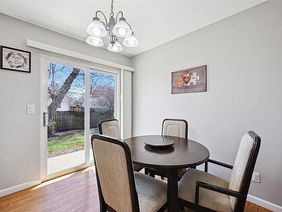 4th image of 408 Springwood Place Ct