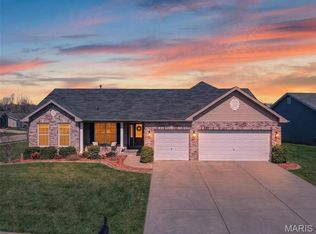 401 Shady River Dr, Saint Paul, MO 63366