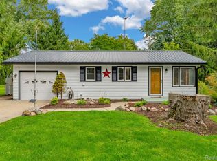 538 N Neeper St, Capac, MI 48014