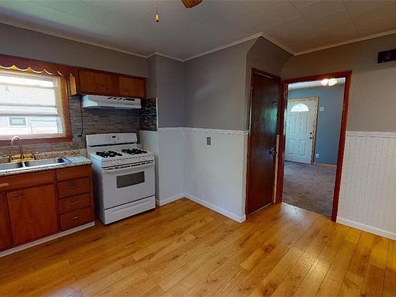 3rd image of 25 Girard Ave
