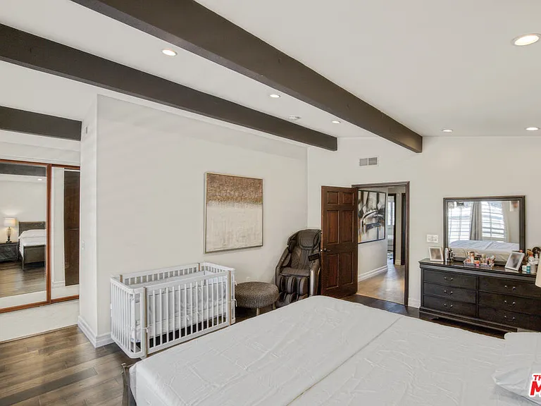 3970 Ellenita Ave — Photo 19