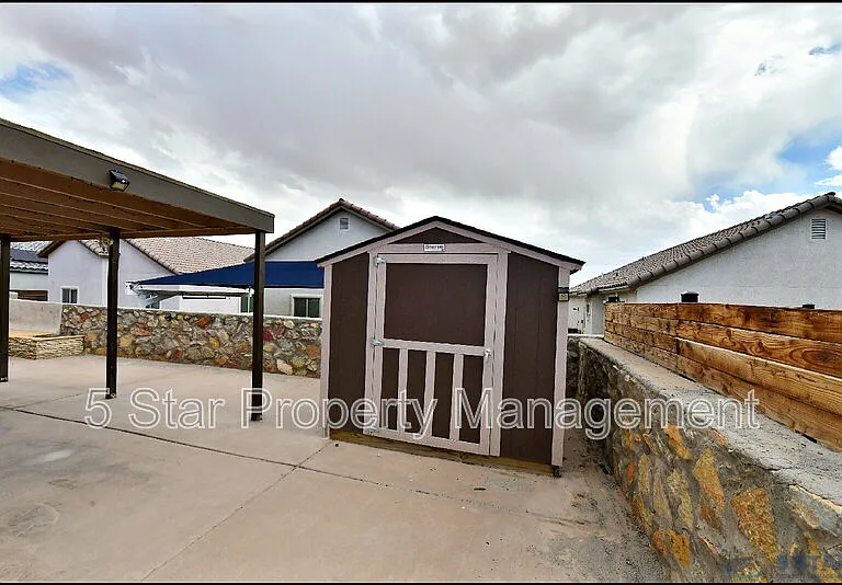 13136 Wellington Dr — Photo 39