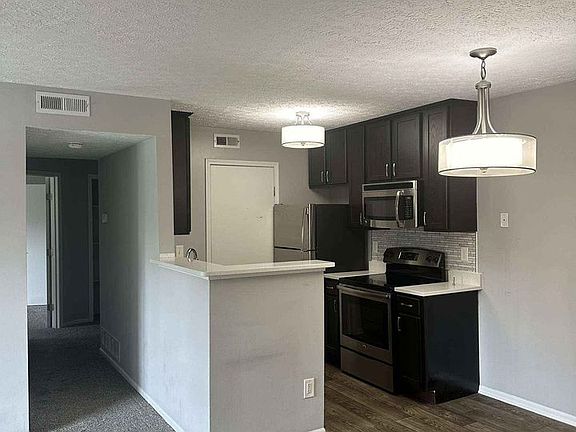 4th image of 1106 Bayridge Dr #1106