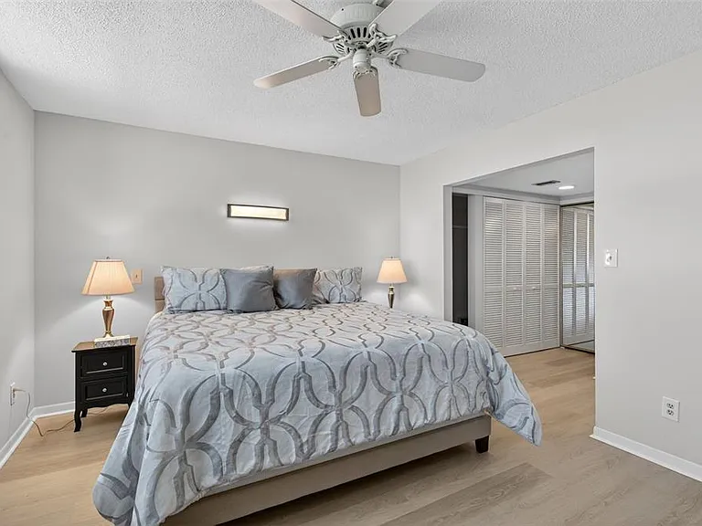 300 Woodette Dr #404B — Photo 32