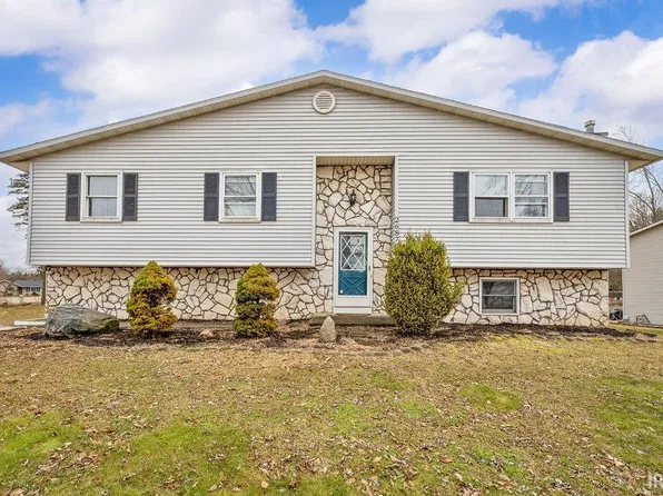 26878 Dumbarton Ct, Elkhart, IN 46514