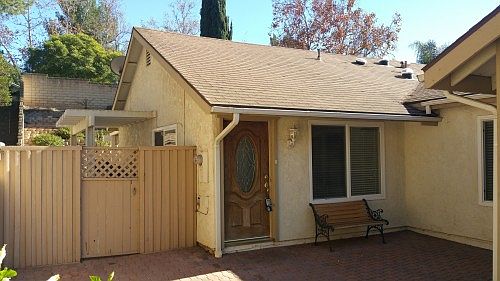5th image of 868 Hacienda Cir