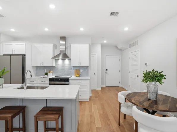 267 Old Colony #312, Boston, MA 02127