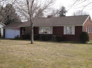 89 Meadowbrook Rd, Hermitage, PA 16148