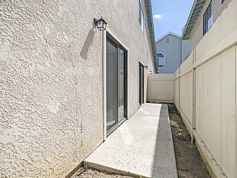 2567 Orange Ave — Photo 21