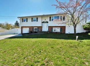 15 Lexington Rd, Howell, NJ 07731
