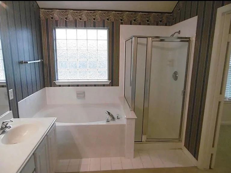 1106 Kerri Ct — Photo 9
