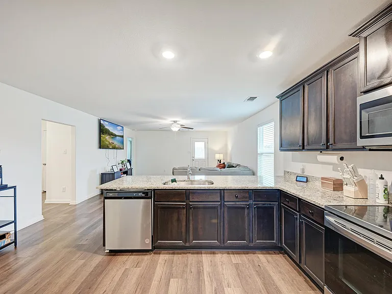132 Maywood Ln — Photo 12