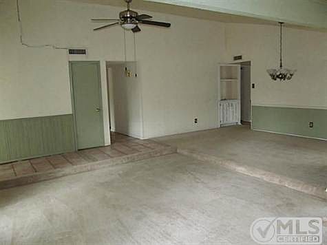 2nd image of 4725 Jennings Dr