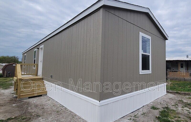 2nd image of 4415 N Center Ln Lot 15