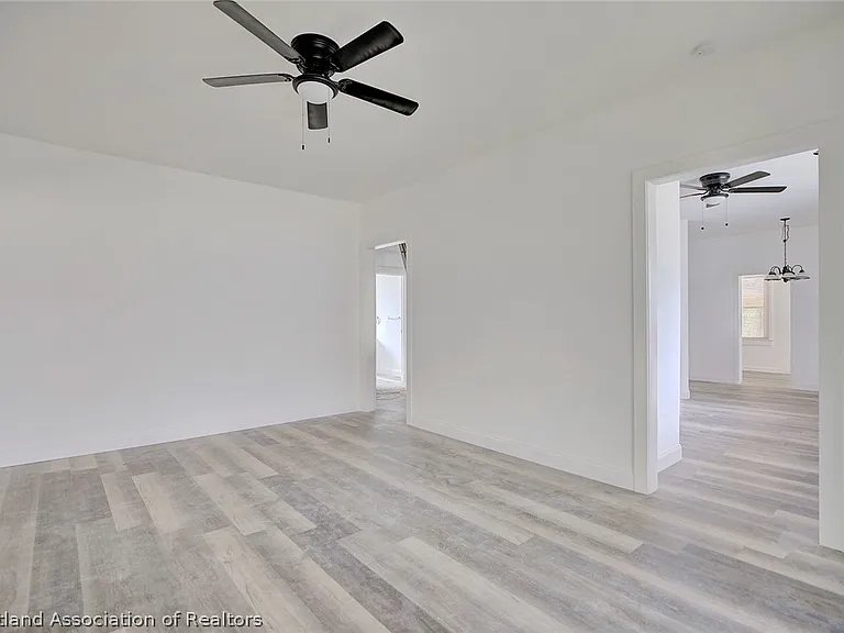 199 E Camphor St — Photo 41