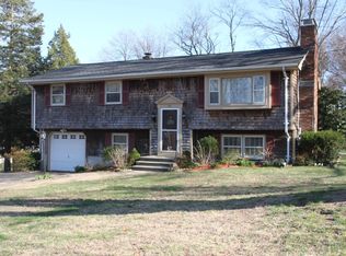 20 Lisa Dr, Swansea, MA 02777