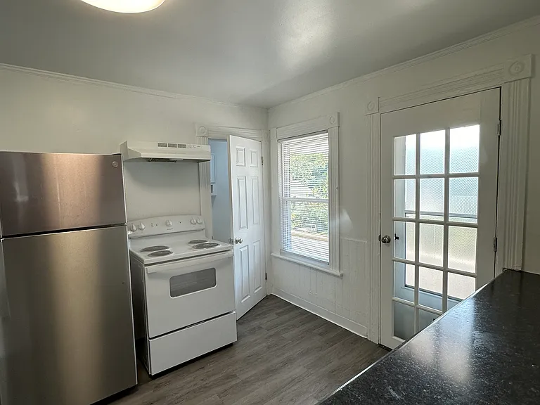 35 Maud St #2 — Photo 30