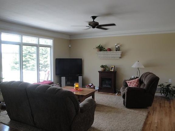 4th image of 175 Blue Heron Dr