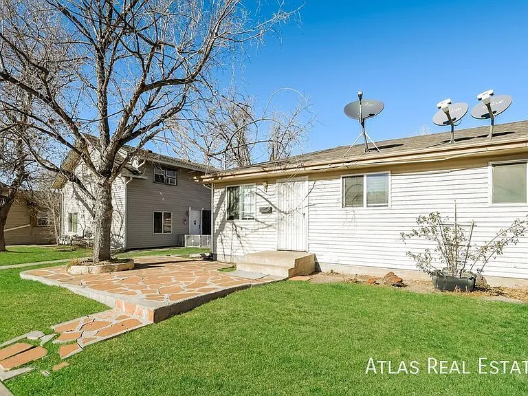 881 E Egbert St — Photo 12