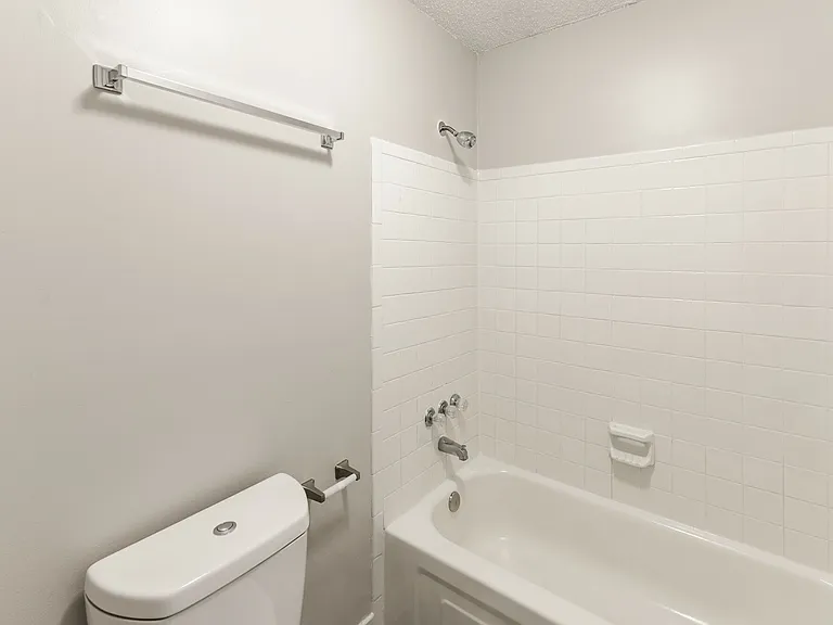 The Wallace Apartments — Photo 12