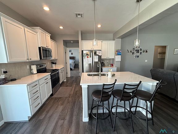 4th image of 2412 W Briscoe Ave