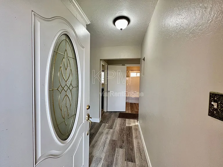 636 S Tuxedo Ave — Photo 4