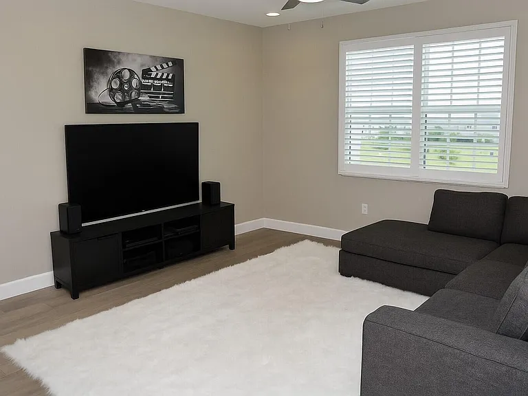 1402 Thistle Pl — Photo 11