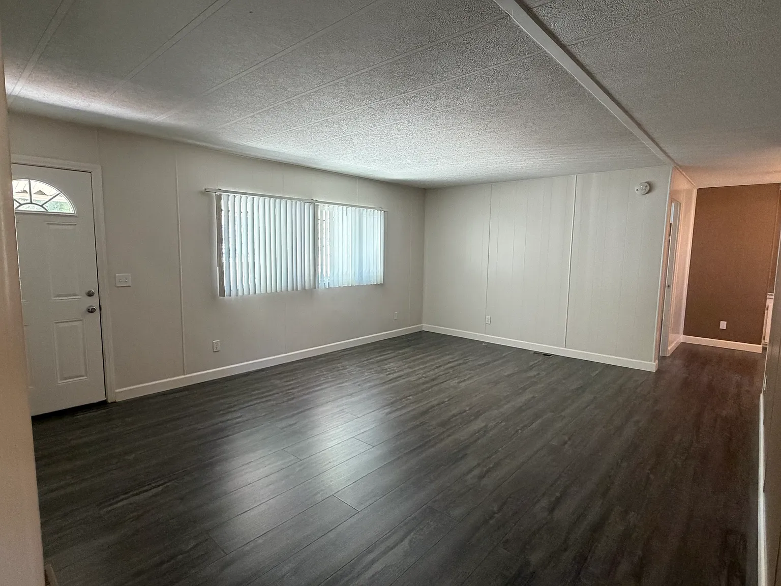 3 bed, 1344 sqft, $1,900 — Photo 1