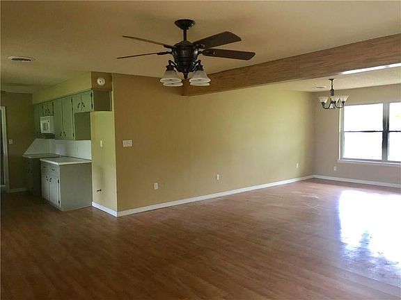 4th image of 1134 Eastwood Dr
