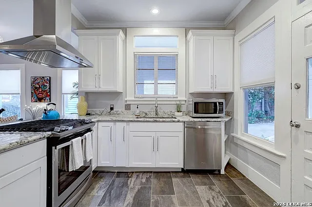 141 E Woodlawn Ave #1 — Photo 8