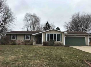 1293 Alice Dr, Green Bay, WI 54304