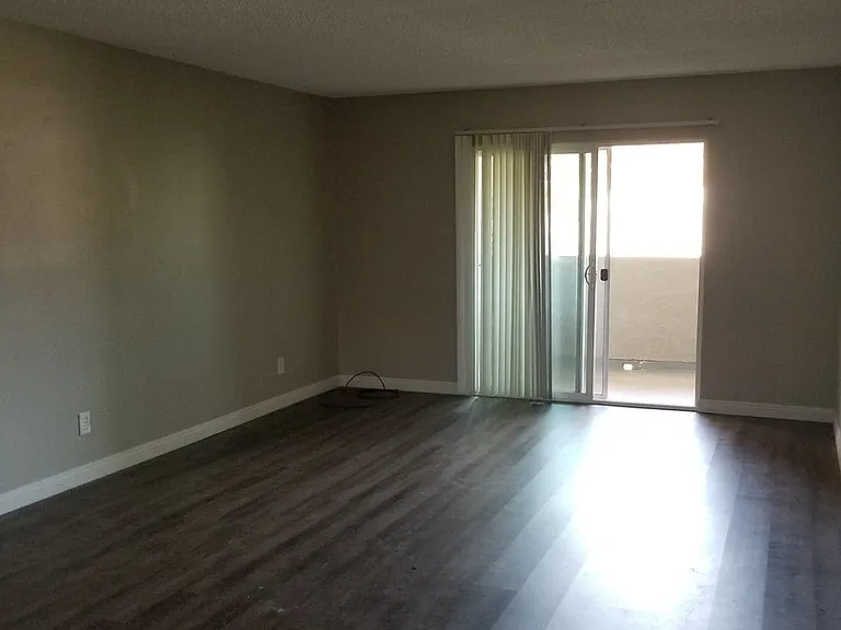 25822-25828 Walnut St — Photo 18