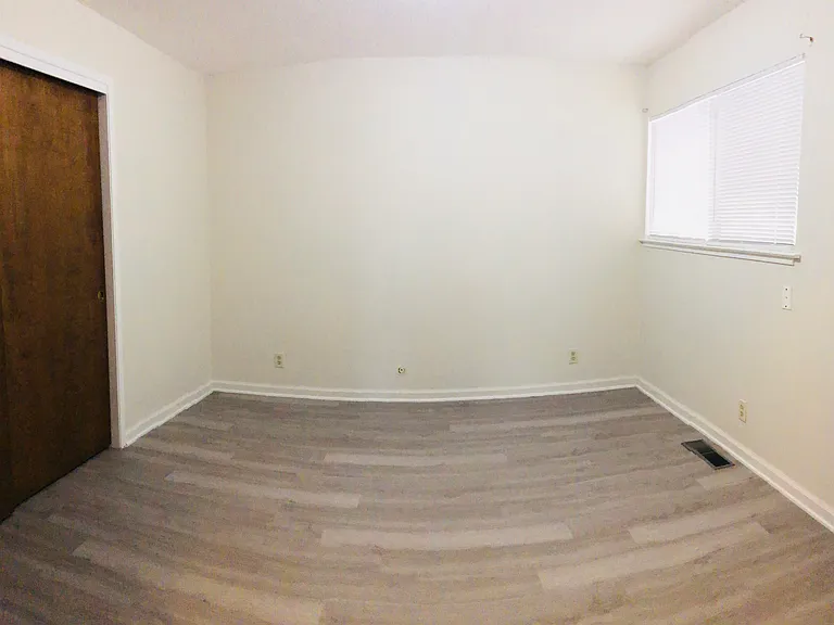 968 Cyndi Cir #B — Photo 10