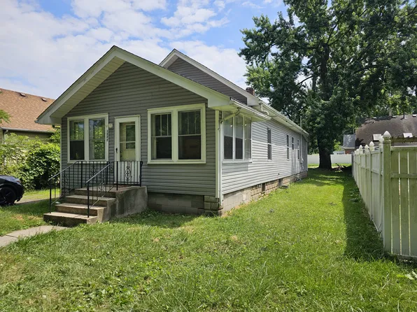 1227 Jackson St, Hobart, IN 46342