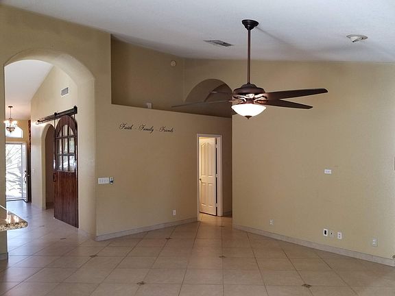 2nd image of 1520 E Park Ave #21263818-0