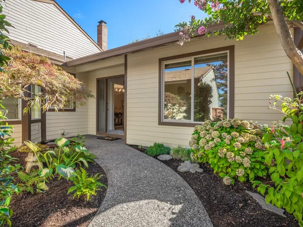 15660 SW Greenleaf Ct, Tigard, OR 97224