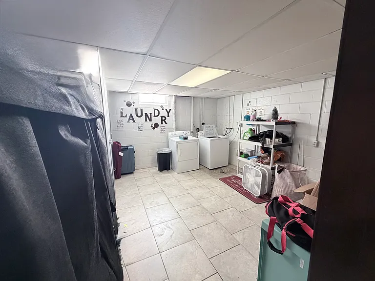4904 Bancroft St — Photo 15