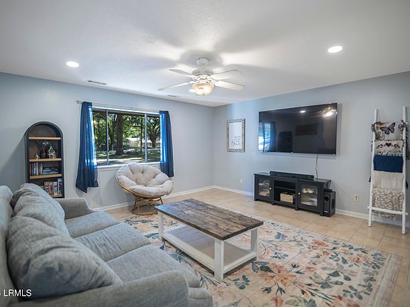 2nd image of 55 Lakeview Dr