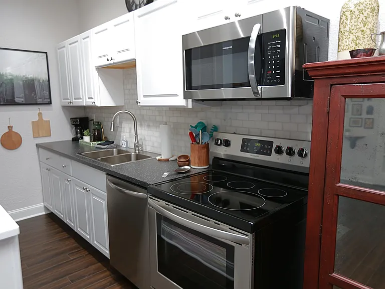 407 S Melville Ave — Photo 56