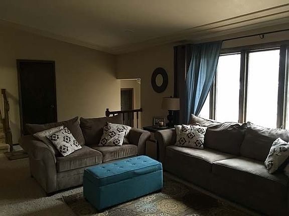 3rd image of 216 W Apollo Ave