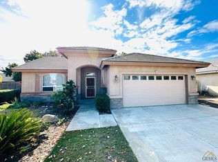 2901 Balance Rock Ln, Bakersfield, CA 93313