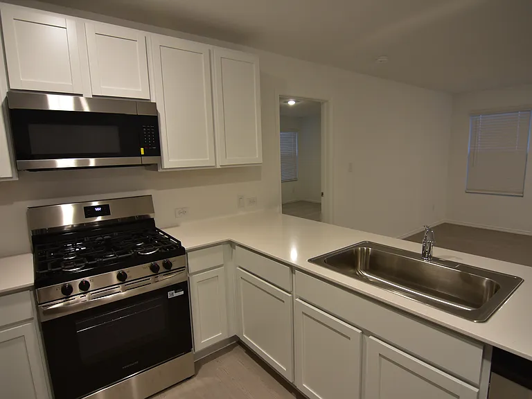 409 Keefer Ln — Photo 17