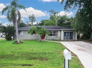 9321 Sedgefield Rd, North Fort Myers, FL 33917