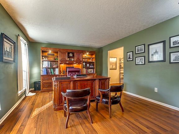 2nd image of 2618 Silver Falls Dr