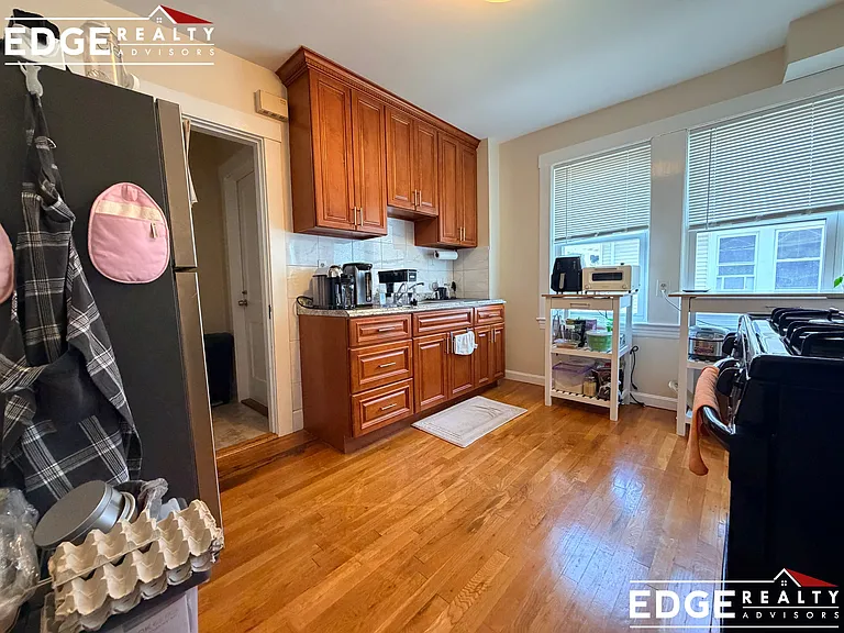 10 Greymere Rd — Photo 1