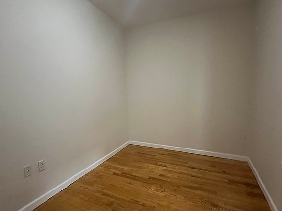 5th image of 331 W 35th St APT 3R
