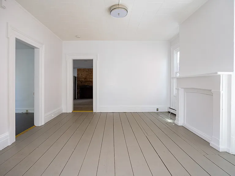 29 Delano St #1 — Photo 5