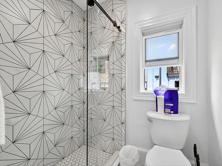256 Main St #2 — Photo 3