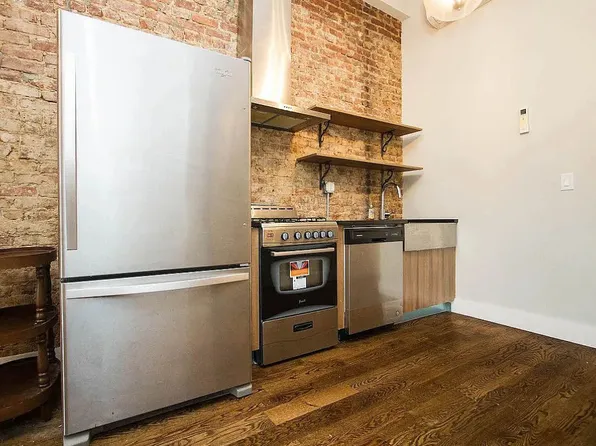 1347 Hancock Street image 1 of 11