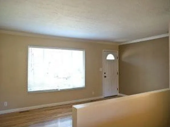 9355 S Greenwood Dr, Sandy, UT 84070